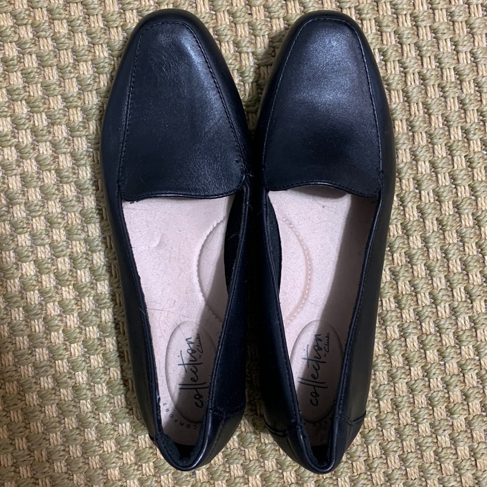 Clarks size 8 black loafers
